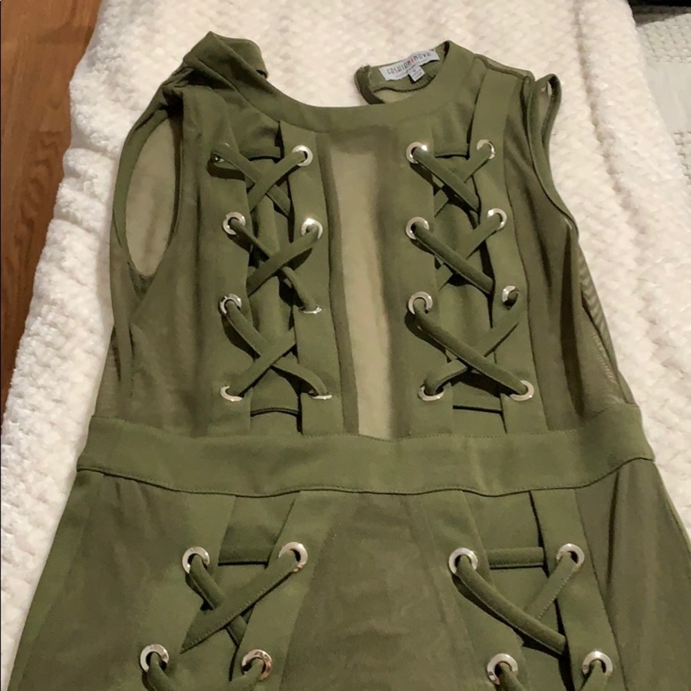 Dress - Picture 4 of 5